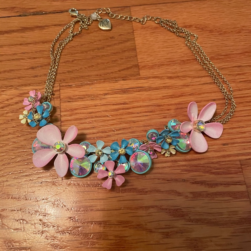 NWOT Betsey Johnson brooch flower rhinestone necklace